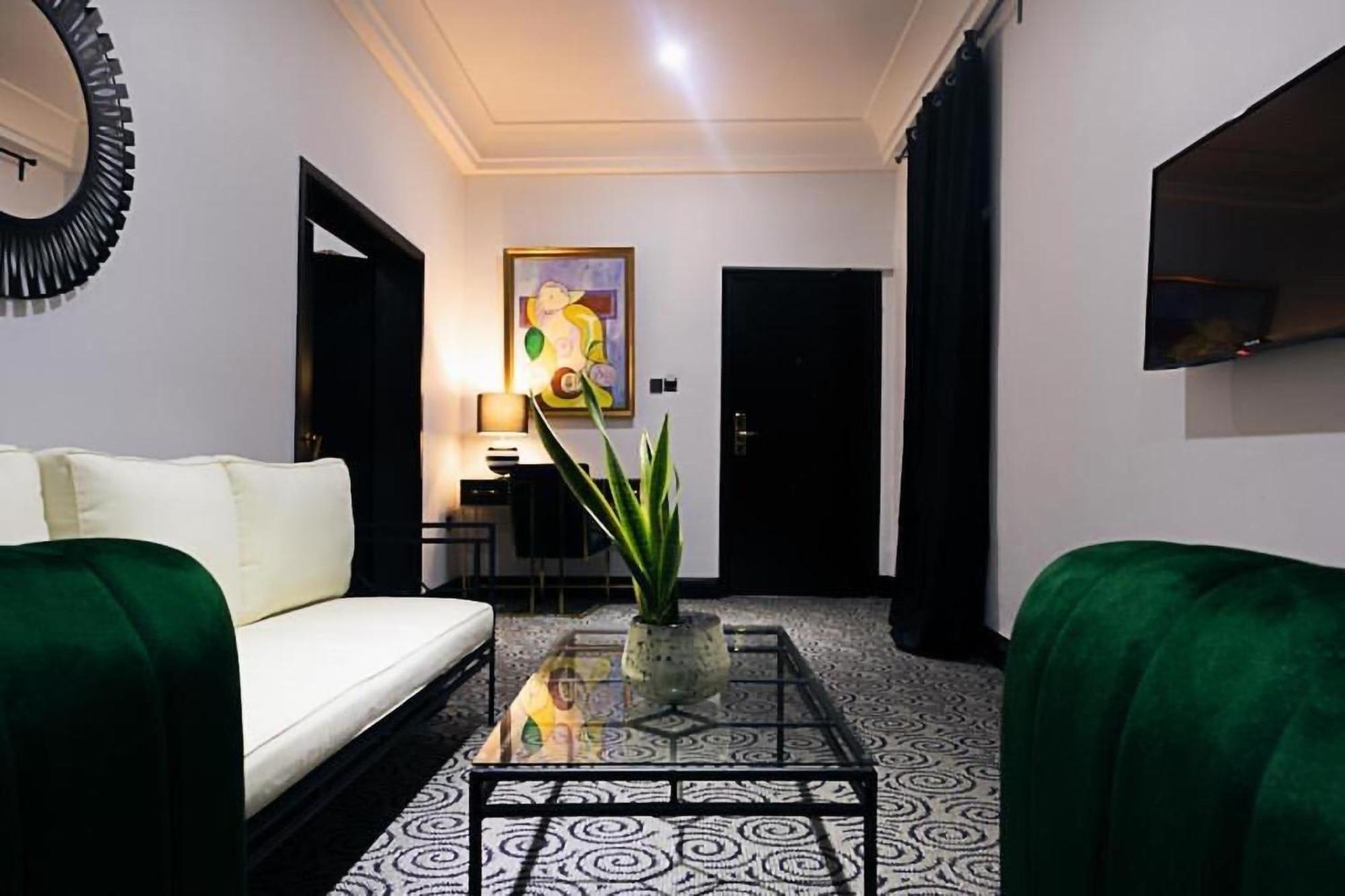 Muse Boutique Hotel Энугу Экстерьер фото